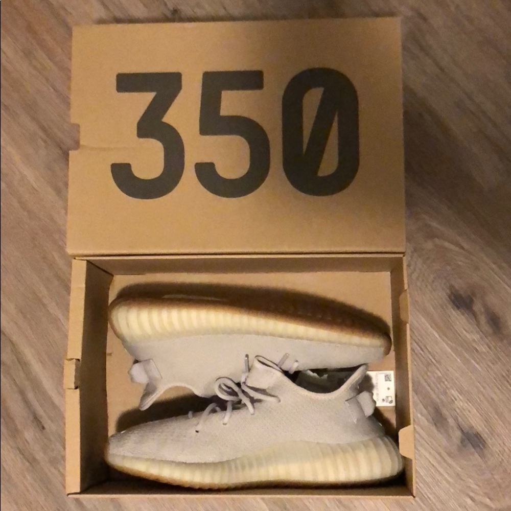 NWT Yeezy 350 sesame sz10